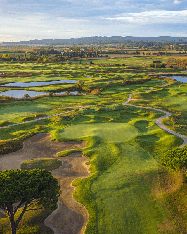 Golf in Spain - guide to courses and trips